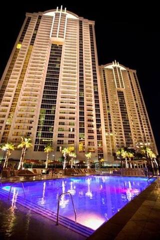 MGM Signature 2 BR Sleeps 8 – No Cleaning Fee gallery image 2