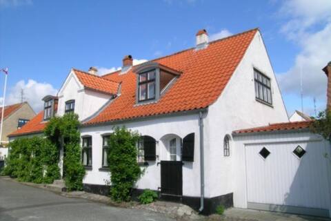 Large, exclusive house in Marstal with a view