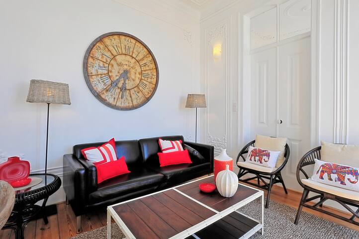 RM1 – sunny with fantastic river view! FAST WIFI gallery image 5