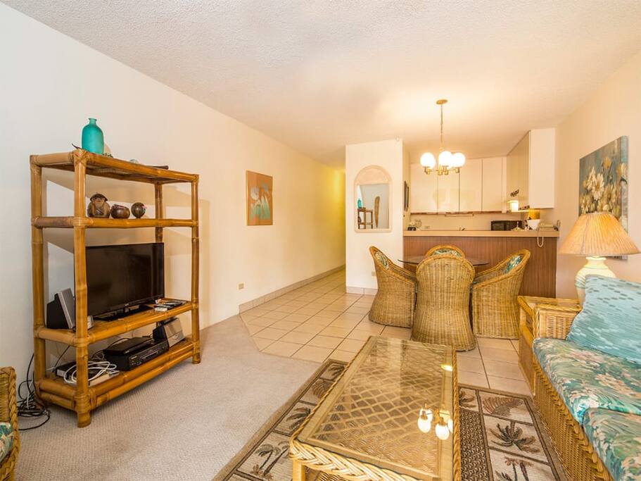 kamaole-sands-1st-8307-living-room-03.jpg