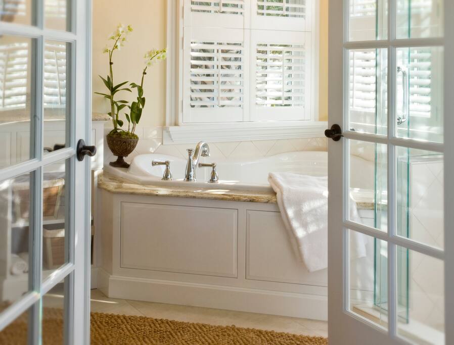 Soak away the world in your huge jetted spa tub.