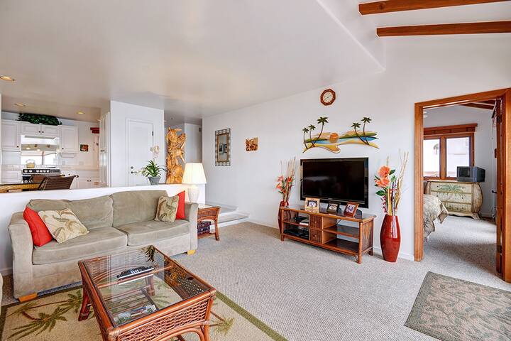 H230: 2B|2B Villa, Ocean Views, 4-seat golf cart gallery image 3