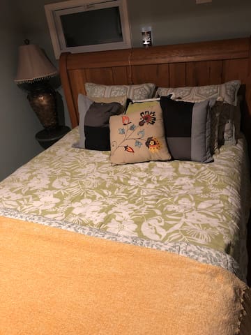 Clean private room for rent with separate entrance