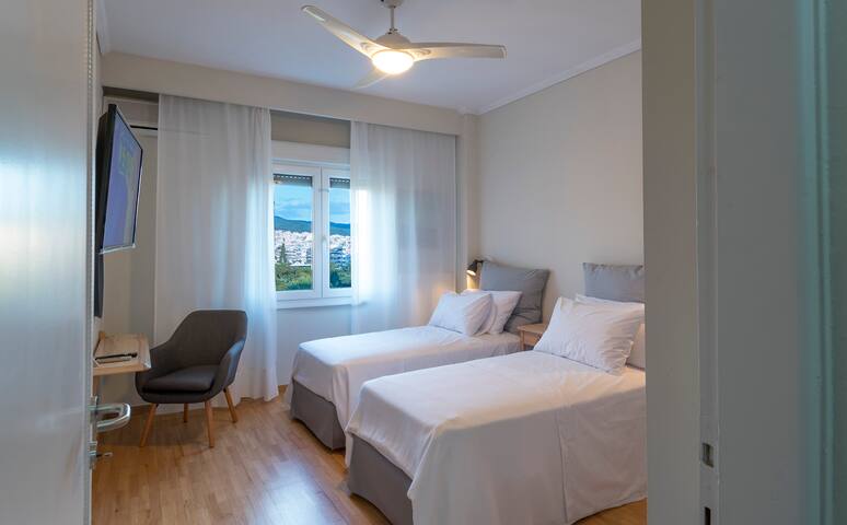 Sea & City views, Aspa’s apartment gallery image 5