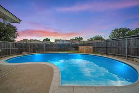 Modern & Chic 5-BD/2-BA | Pool, Hot Tub, BBQ Grill