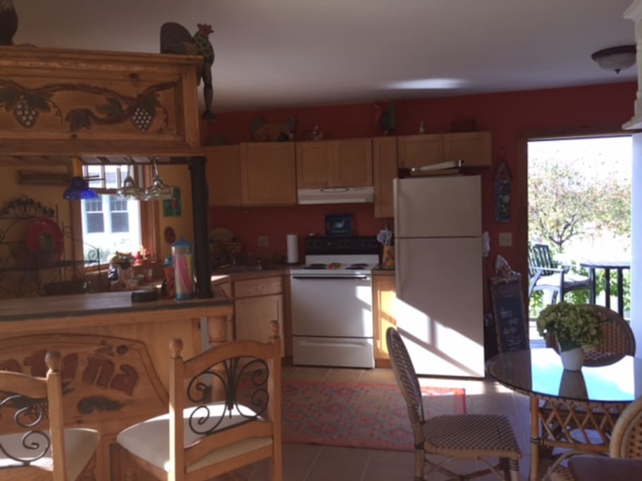 Kitchen/Dining Area
