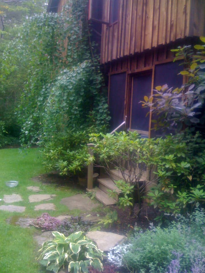 Hideaway In The Woods - Lenox, MA