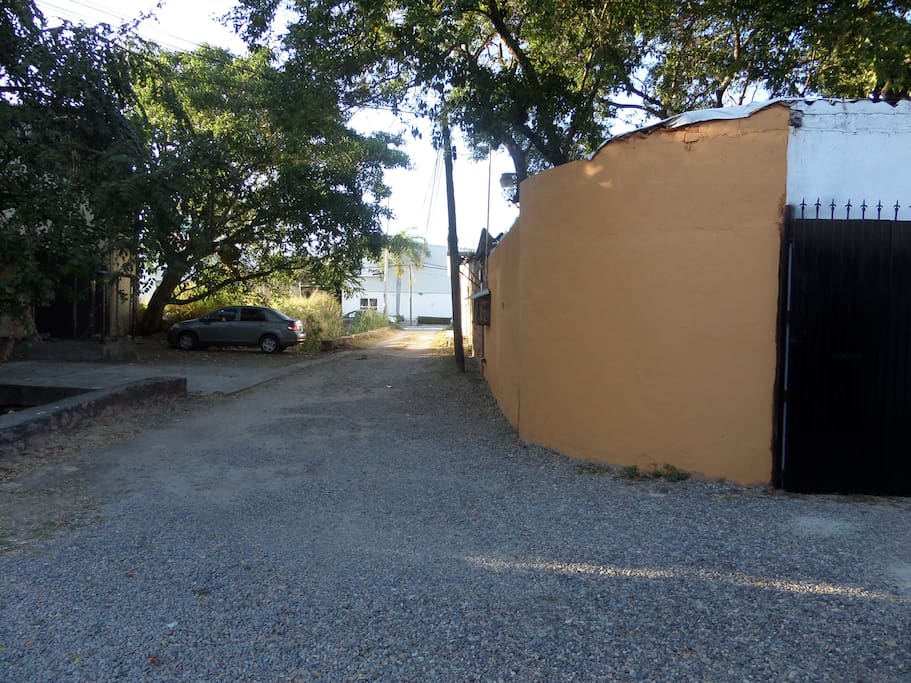 Vista de nuestra calle privada Copa de Oro es corta y somos los únicos al fondo.