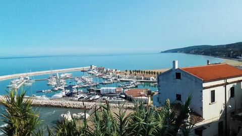 Old Town 5 min walk to the beach