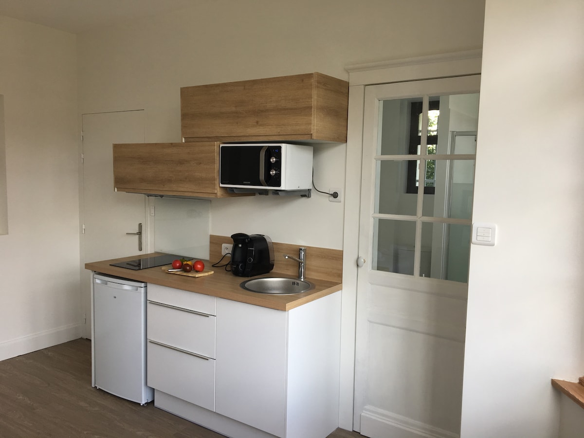 Top Airbnb: Studio less than 10 minutes from Lille in Marcq En Bar½ul