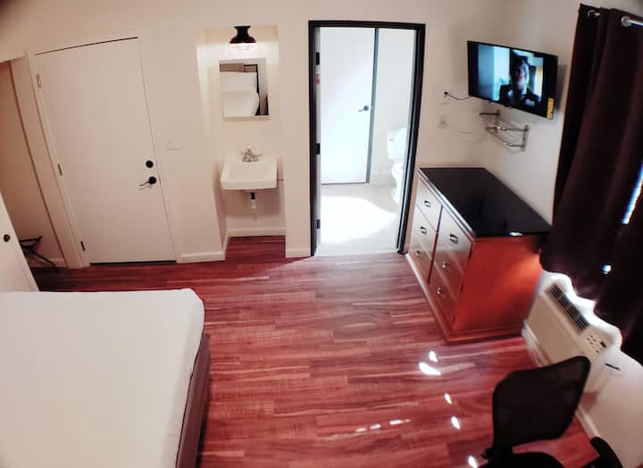 Comfy Private Room With Jack Jill Bath Rm 17 Boutique Hotels For Rent In Wilmington California United States Comfy Private Room With Jack Jill Bath Rm 17 Boutique Hotels For Rent In Wilmington California United States