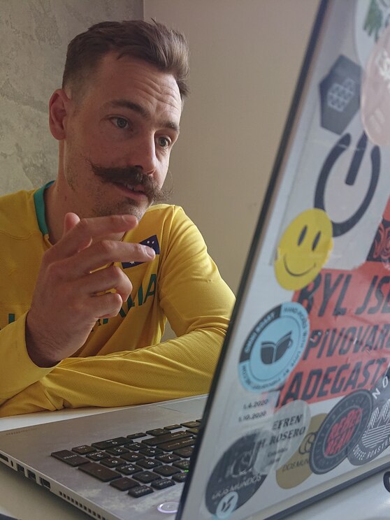 Mostrar imagem fornecida pelo anfitrião em ecrã inteiro