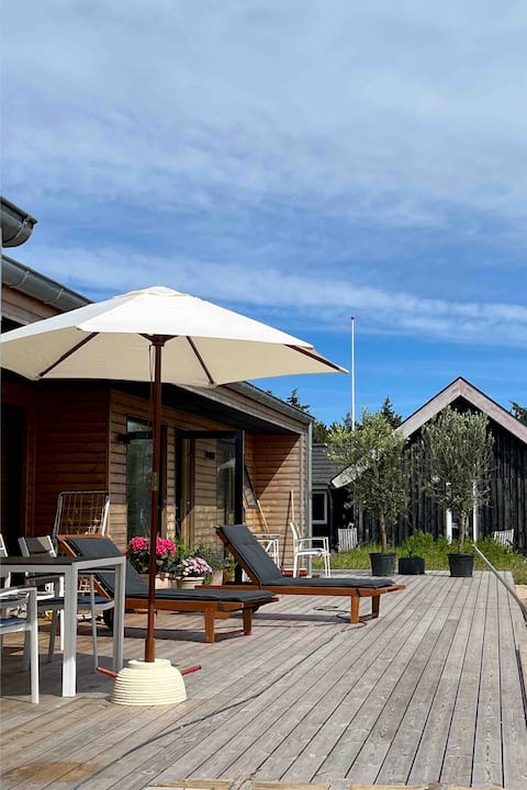 Sustainable and allergy-friendly wooden house