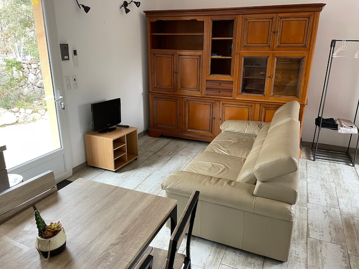 Studio De 31m2 Tout Avec Jardin Et Stationnement - Saint-Maximin-la-Sainte-Baume