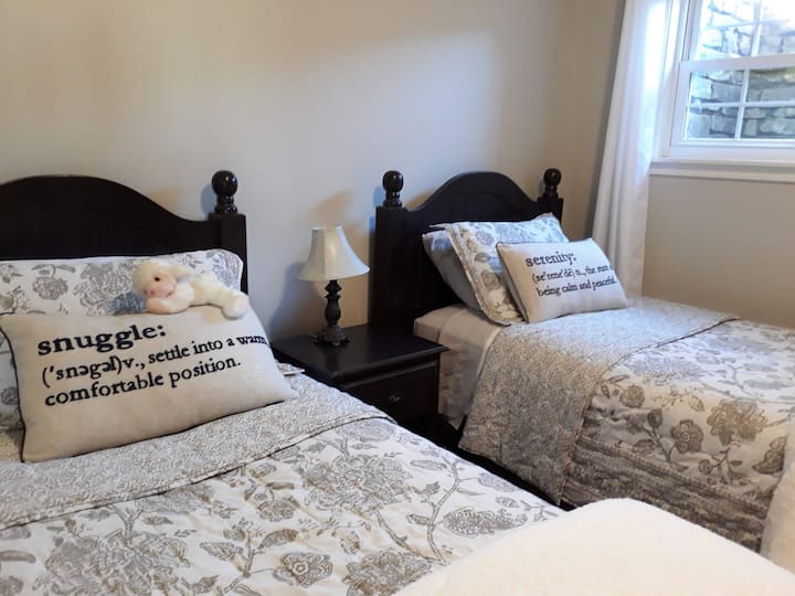 Twin Bedroom