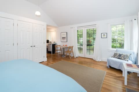 Top Airbnb: Artists Sag Harbor Village Retreat in Sag Harbor