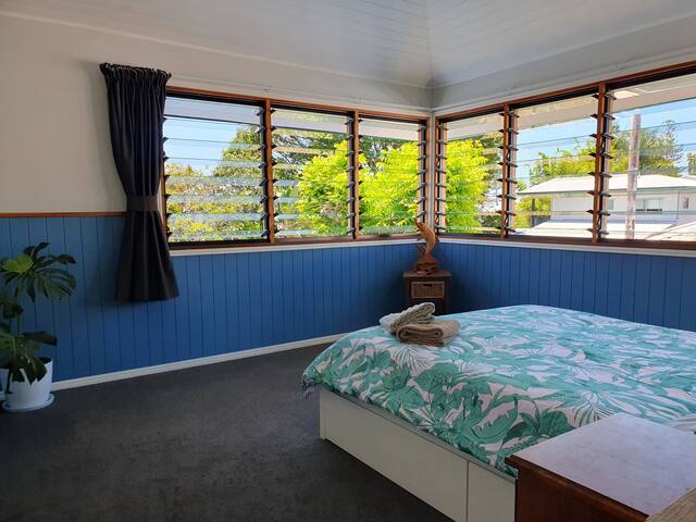 Bayside Getaway gallery image 2