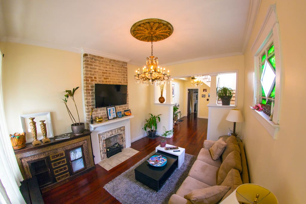 Spacious Livingroom with plenty of room for everyone