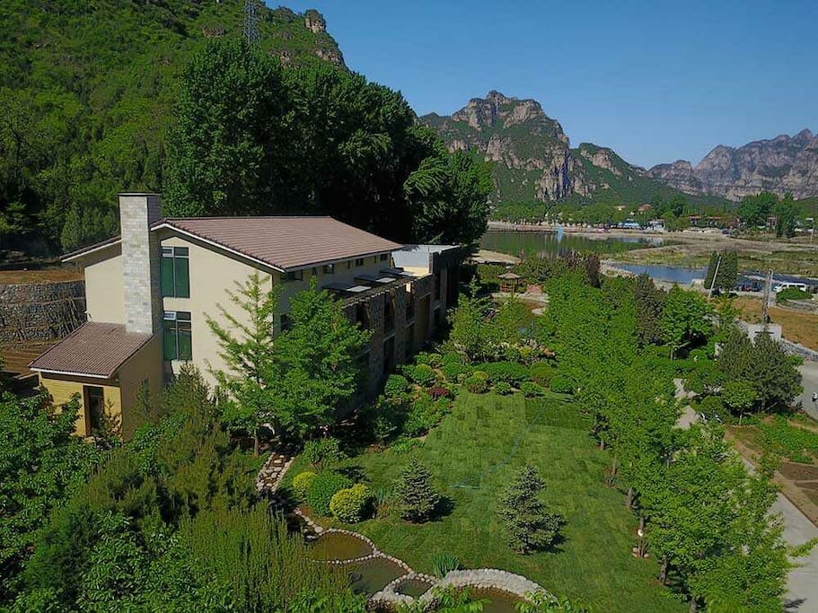 依山傍水