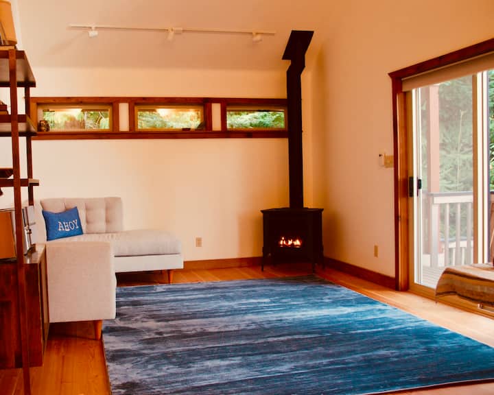 The Owl's Nest: Island View Cabin On Guemes Island - Bay View
