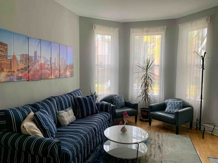 City Life Oasis, Chicago’s North Side - Chicago, IL