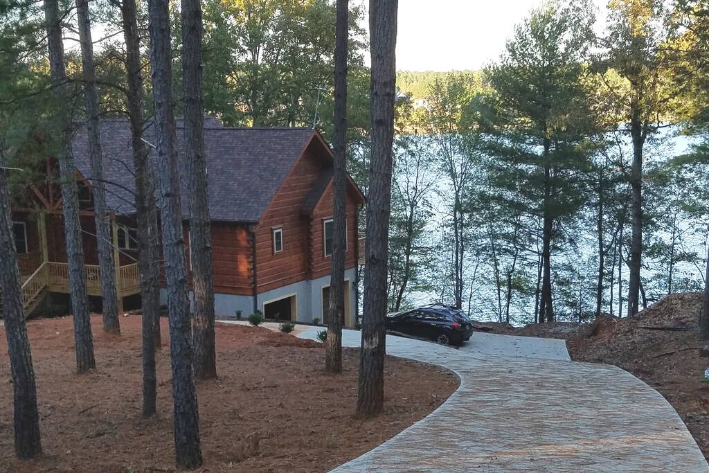 Connelly Springs cabin on Lake Rhodhiss Cabins for Rent in Connelly Springs, North Carolina