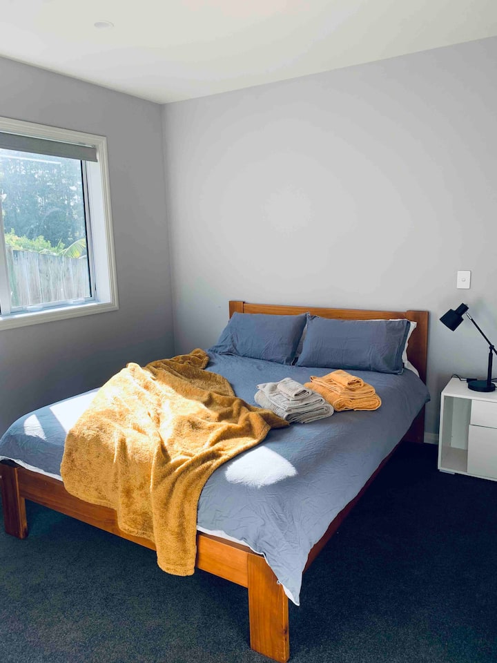 Spálňa 3 - priestranná a má dostatok slnka. Veľmi pohodlná manželská posteľ.