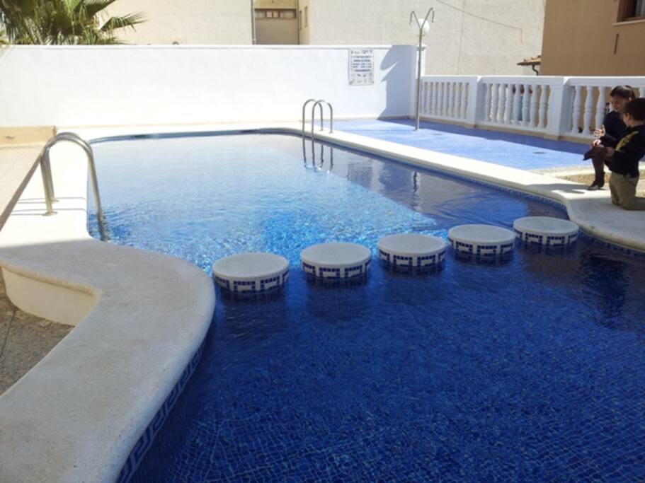 PISCINA