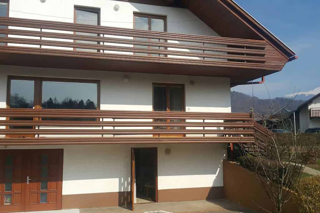 The entrance to the apartment