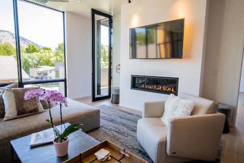 Top performing Airbnb: Luxury Downtown Penthouse w/ Mountain Views- South in Jackson