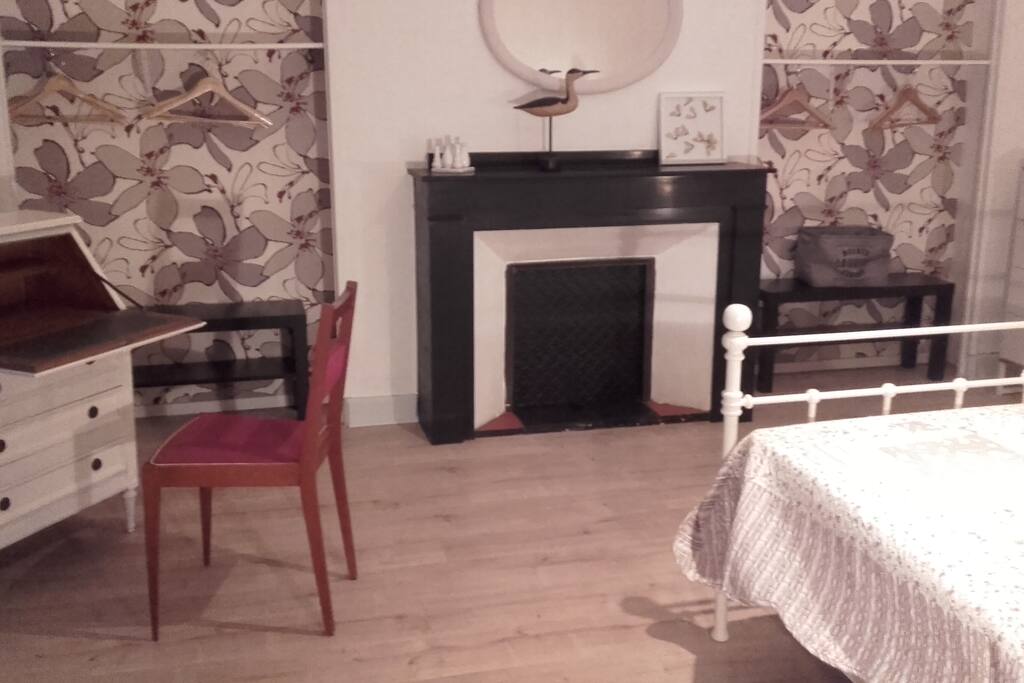 bureau dans la grande chambre