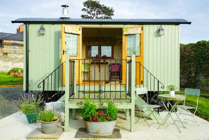 Y Gorlan/The Fold Shepherds Hut