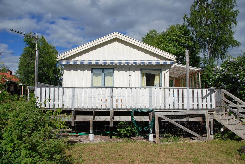 Location. Gteborg, Gteborgs kommun, Vstra Gtalands ln, Sweden Add to Map. Memorials, 4 added (100% photographed) Backa Nya kyrkogrd in Gteborg, Vstra Gtalands ln - Find