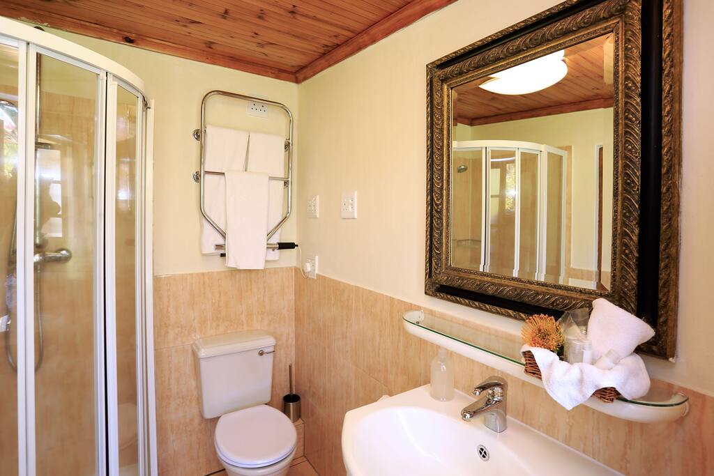 "Leopard" Cottage