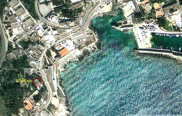 wonderful villa on Mediterranean gallery image 4