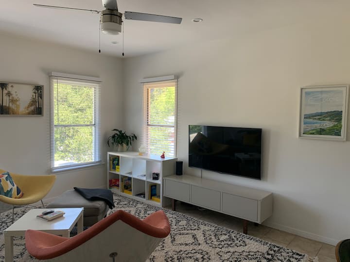 Furnished Pasadena 2br | Parking | 31+ Day Stay - Altadena, CA