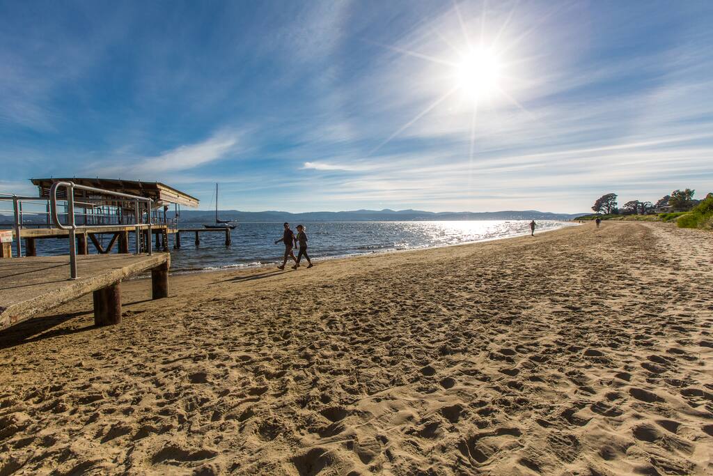 One minute stroll to the beach