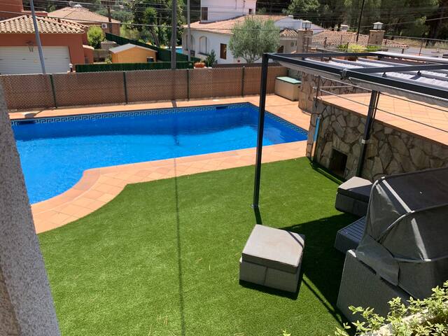 Casa con piscina en la Costa Brava gallery image 4