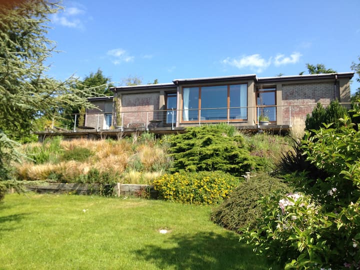 70's designed openplan with stunning coastal views Bungalows for Rent