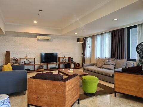 4BR COZY TROPICAL RETREAT PENTHOUSE JAKARTA