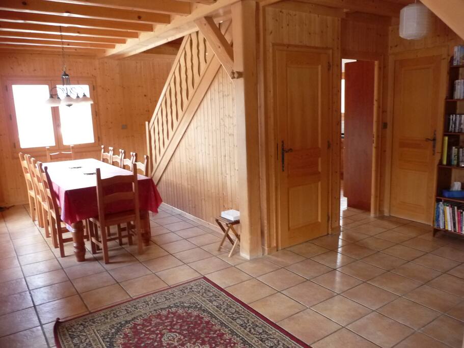 Dining area for 10 people