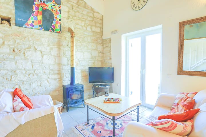 Helona: Villa Estate, Heated Pool, Stunning Views, A/c - Kassiopi