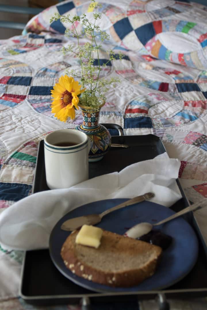 Master or mistress breakfast?