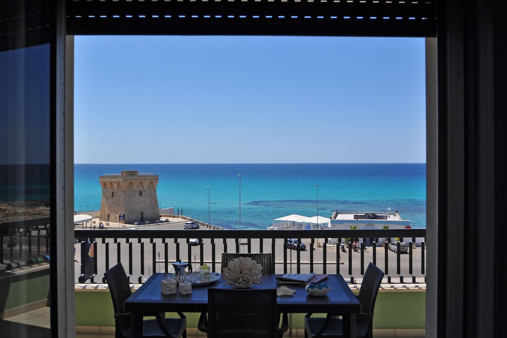 Vista dalla zona soggiorno/cucina