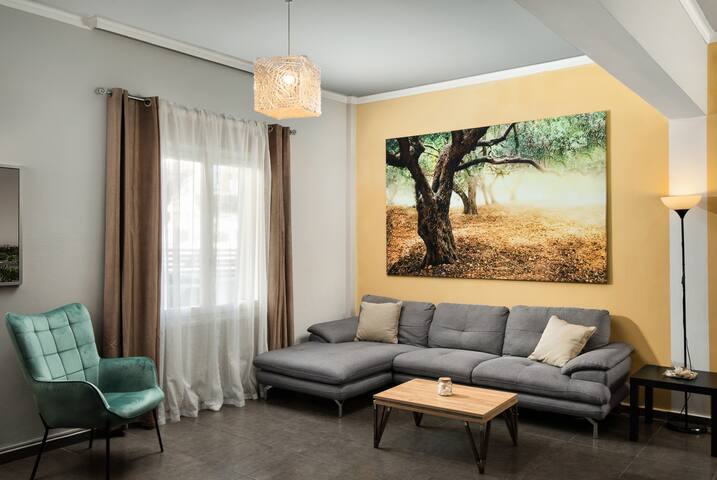 Steps away from city's beach Apt 2