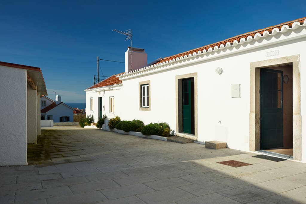 Azenhas do Mar Sintra beach house 1 Casas para Alugar em Azenhas do