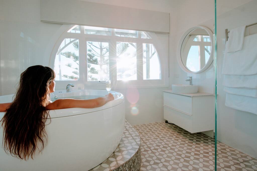 Spa with a view in 1 Olive