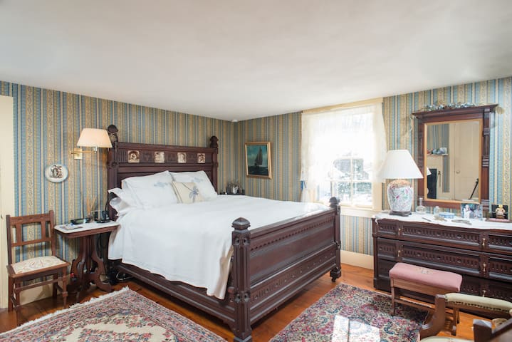 Eastlake Suite, Fletcher Tavern B&B