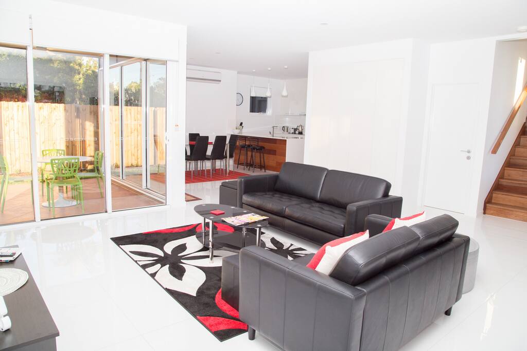 Broadwater Ave 1/19