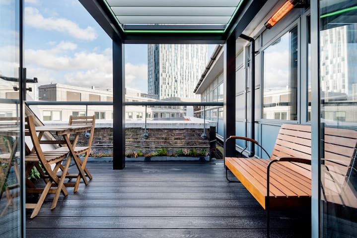 Penthouse. Liverpool St. Zone 1. Roof Terrace & AC